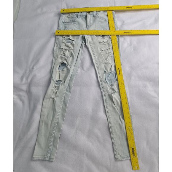 American Eagle  Super Stretch Distressed Ripped Skinny Jeans Light Wash 2 2401 - Picture 6 of 9